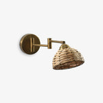 TORELI | מנורת קיר זרוע ממתכת וראטן