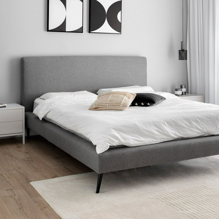 TUSCANA | מיטה מעץ עם ריפוד בגוון אפור