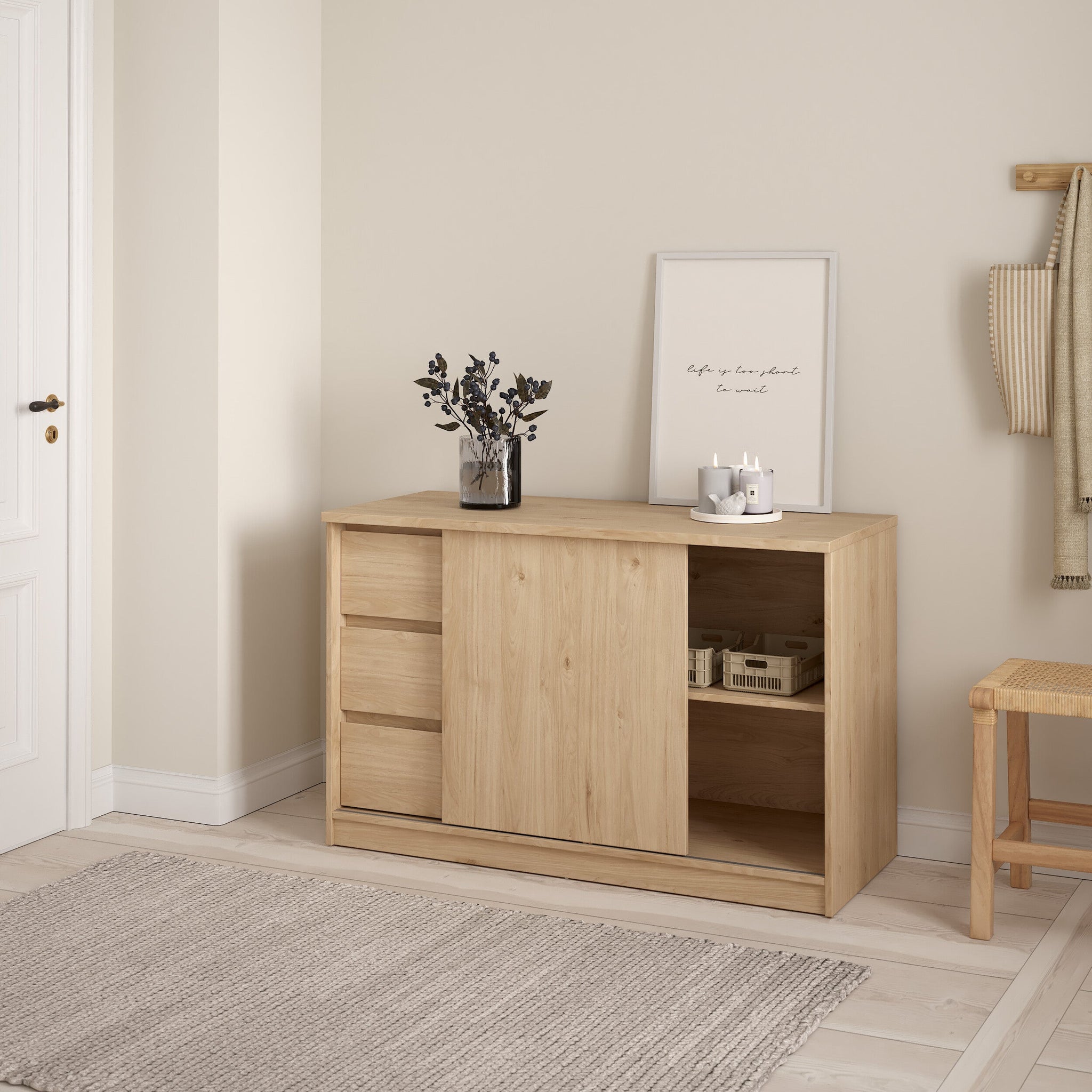 RIKES | שידת אחסון ממלמין, עם 3 מגירות ומדפים סגורים