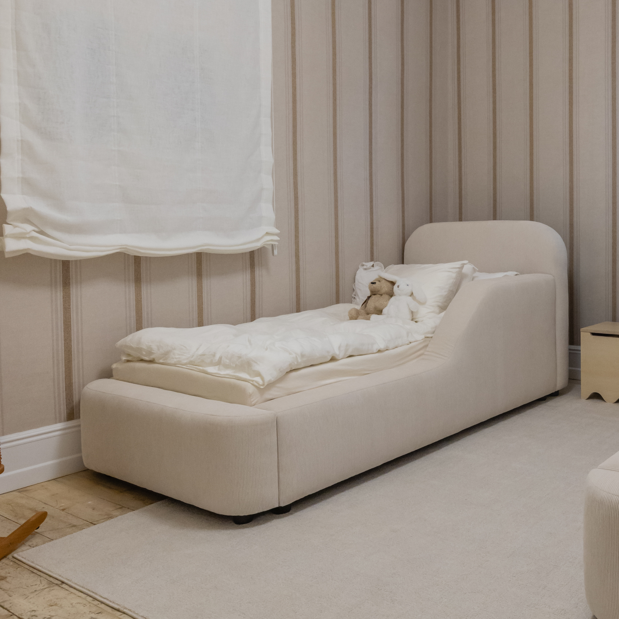 REKU | מיטת ילדים מרופדת בעיצוב מודרני