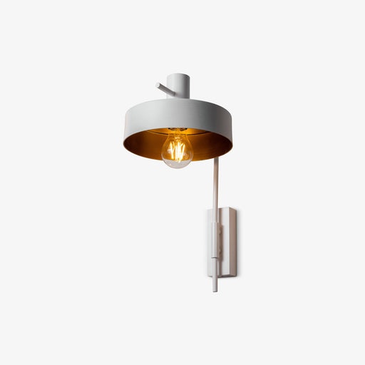 מעבר לעמוד מוצר Cdiz | מנורת קיר מעוצבת בגוון לבן וזהב