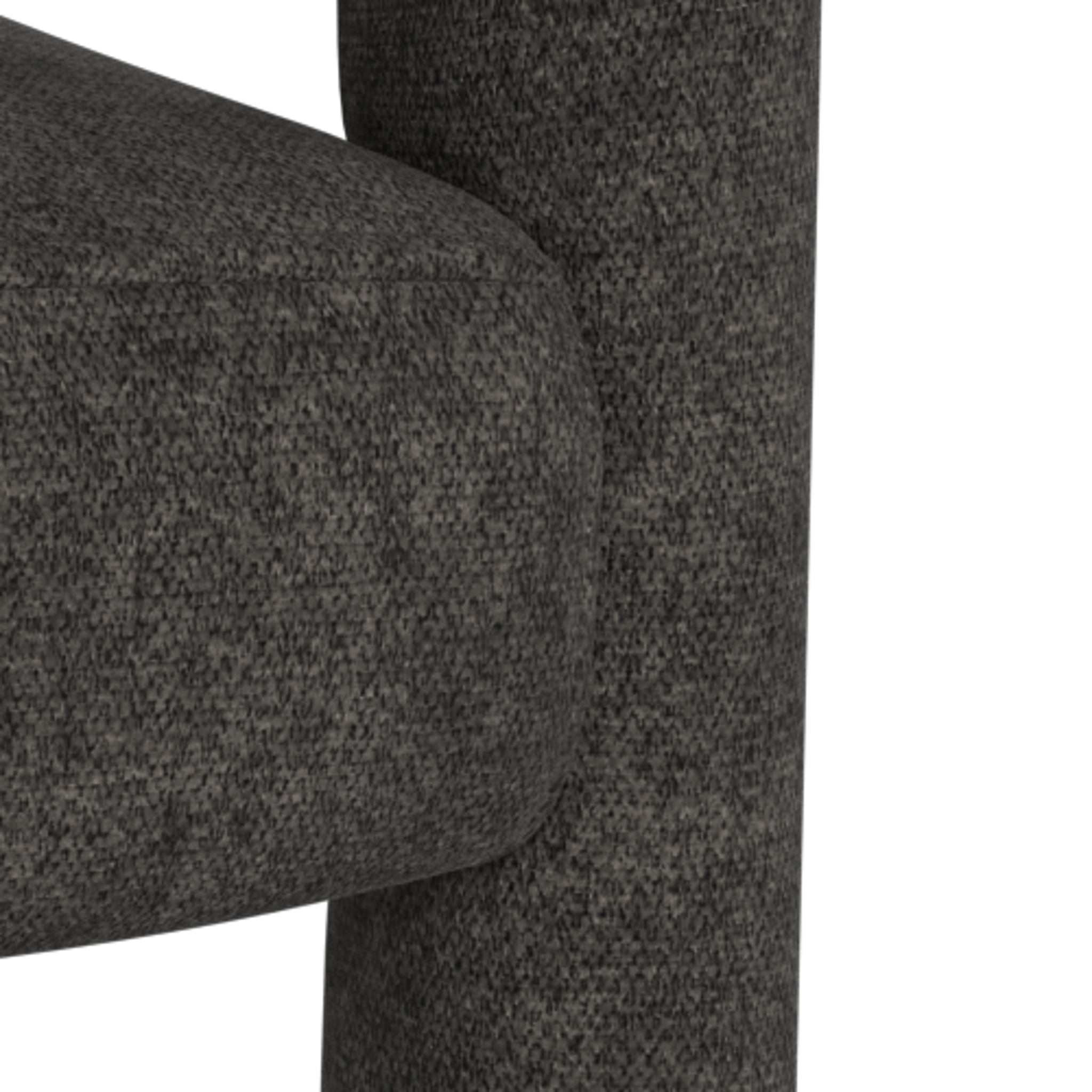 BRICK | כיסא עם משענות יד מרופד בבד אריג