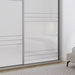 תמונה מזווית מספר 5 של המוצר Porvoo | ארון הזזה בגוון שחור בשילוב חזיתות זכוכית לבנה ואלומיניום דקורטיבי