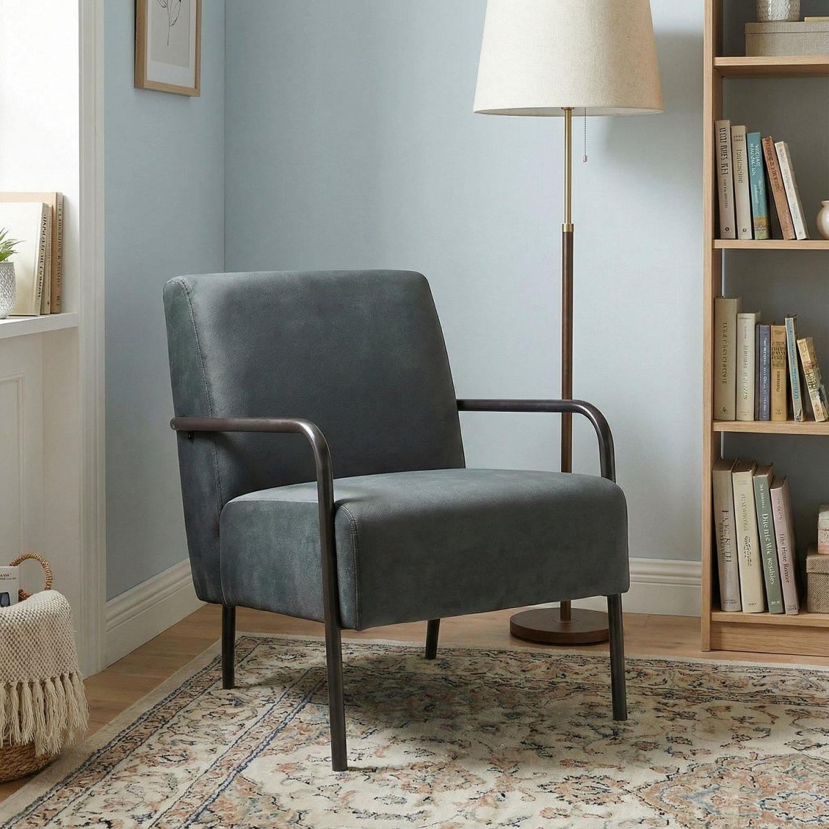 DAGTIND | כורסה מודרנית מרופדת בבד אריג קטיפתי בשילוב מתכת - KUALA