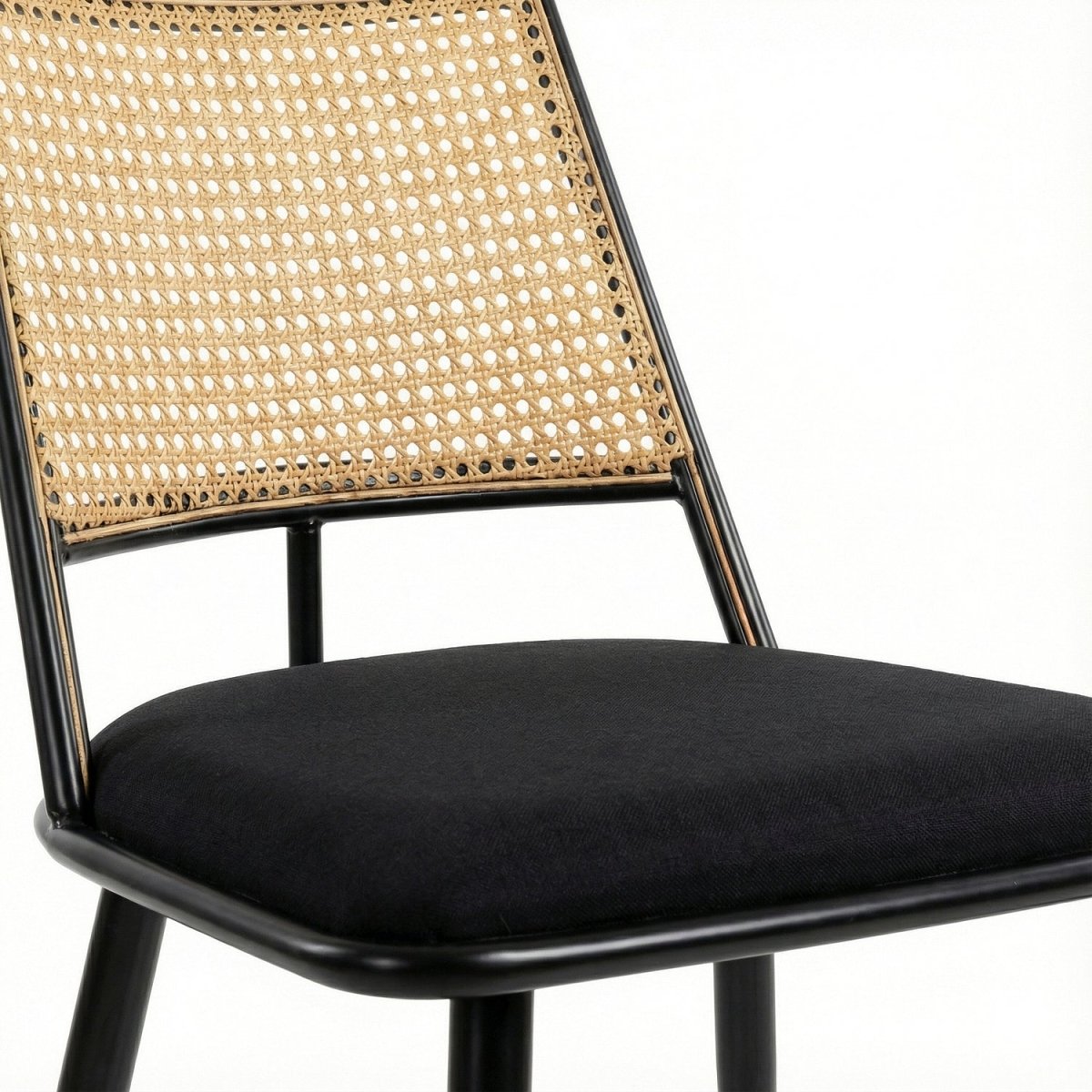 ELOF | כיסא אוכל ממתכת בשילוב ריפוד אריג ודמוי ראטן - KUALA