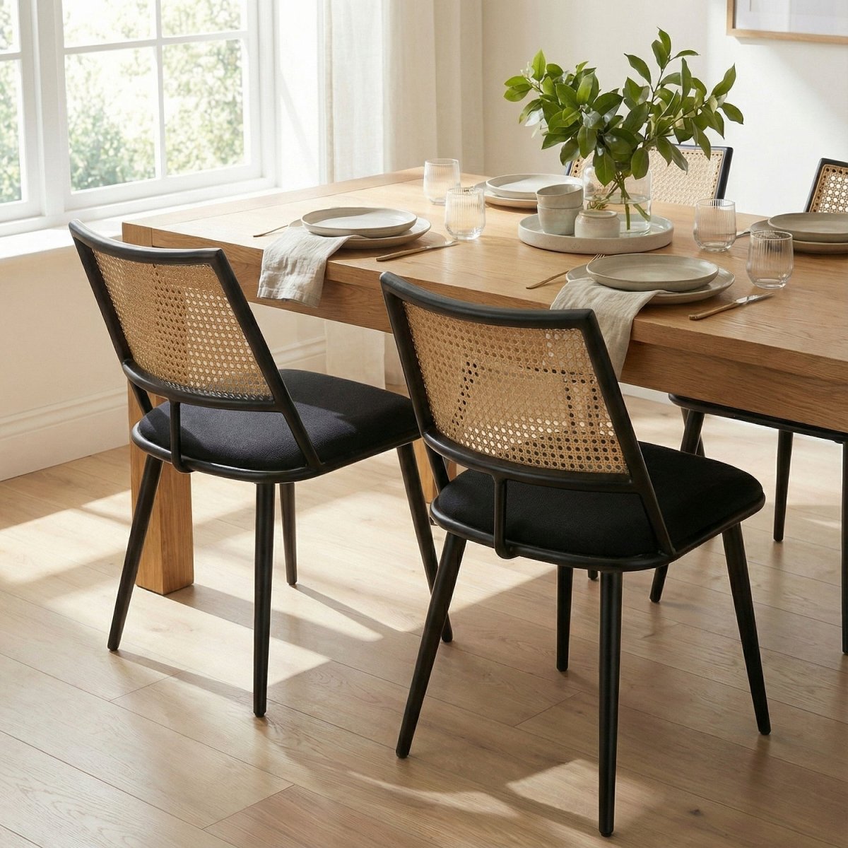 ELOF | כיסא אוכל ממתכת בשילוב ריפוד אריג ודמוי ראטן - KUALA