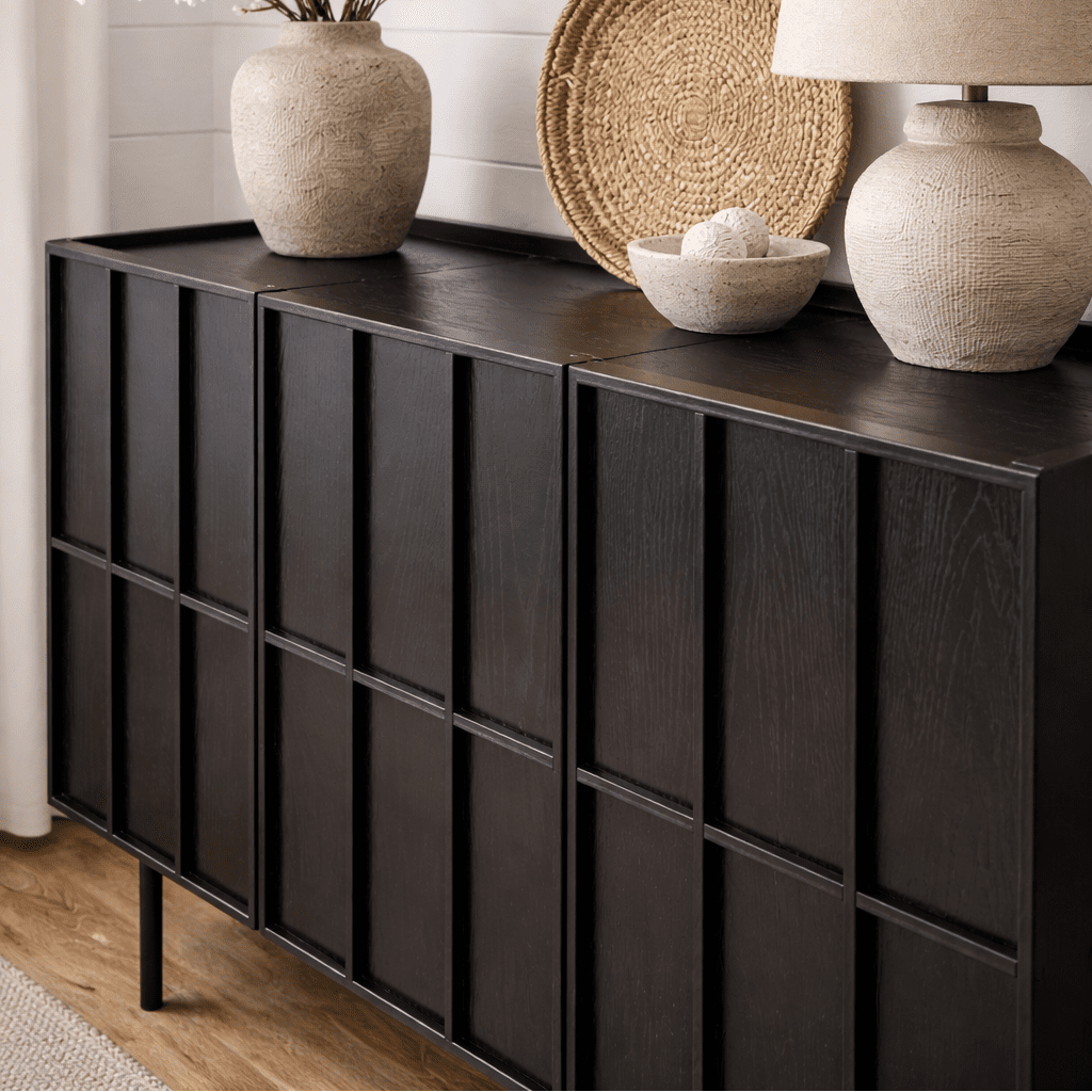 HALVO | קומודה מעץ ומתכת, עם מגירות ומדפים סגורים - KUALA