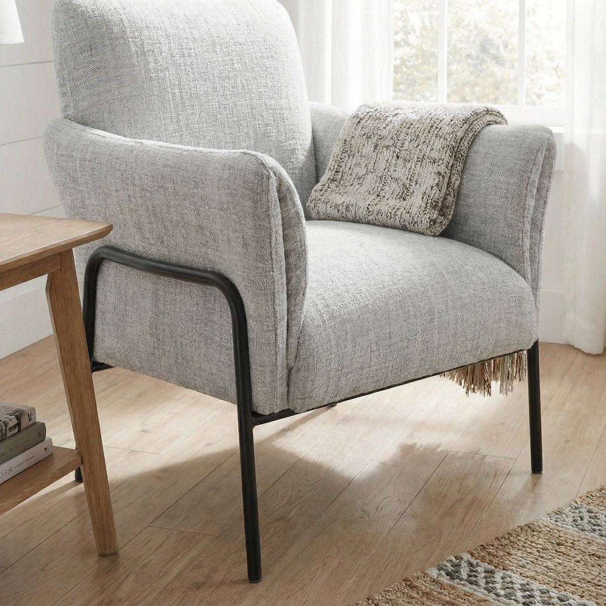 KELDASK | כורסא מודרנית מרופדת בבד אריג בשילוב מתכת - KUALA