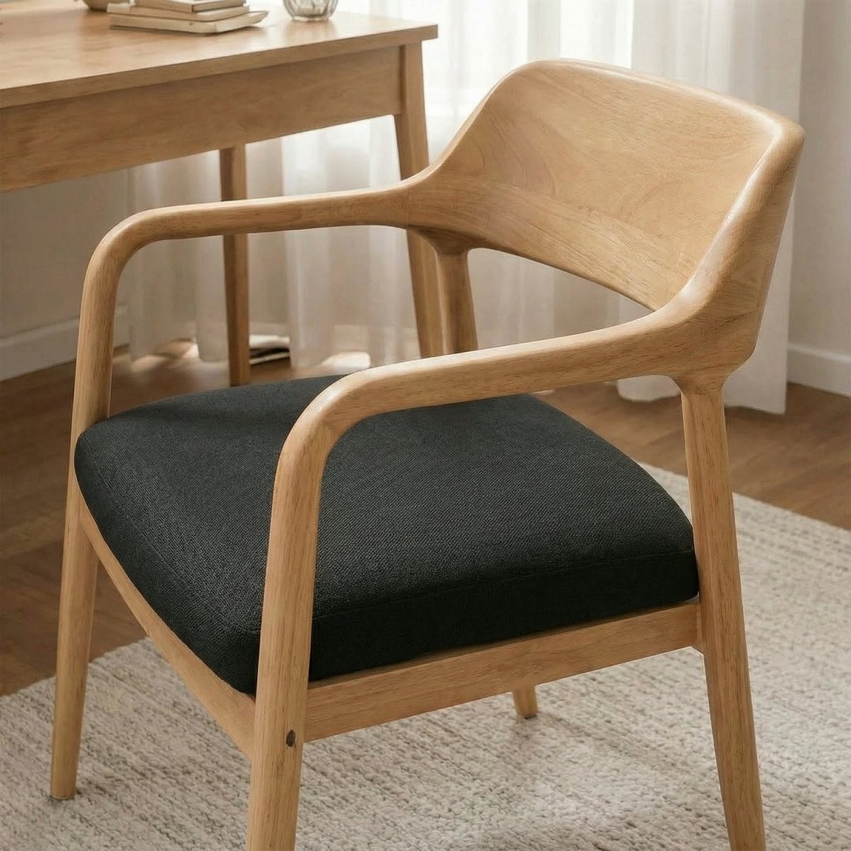 KOLV | כורסא מעץ מלא ומושב מרופד - KUALA