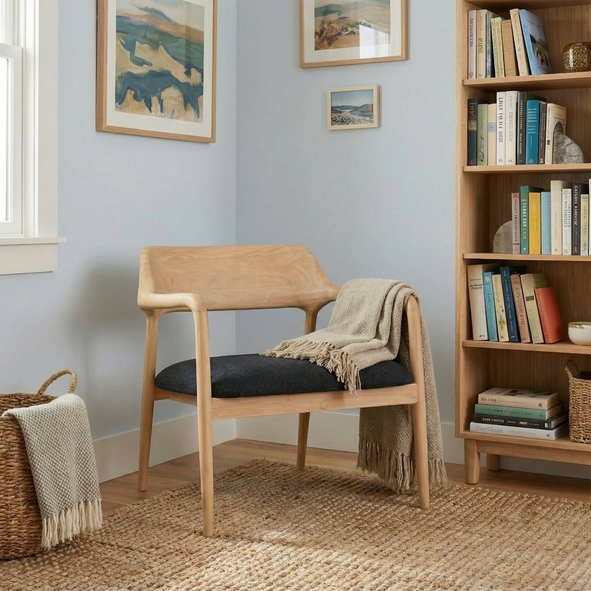 KOLV | כורסא מעץ מלא ומושב מרופד - KUALA