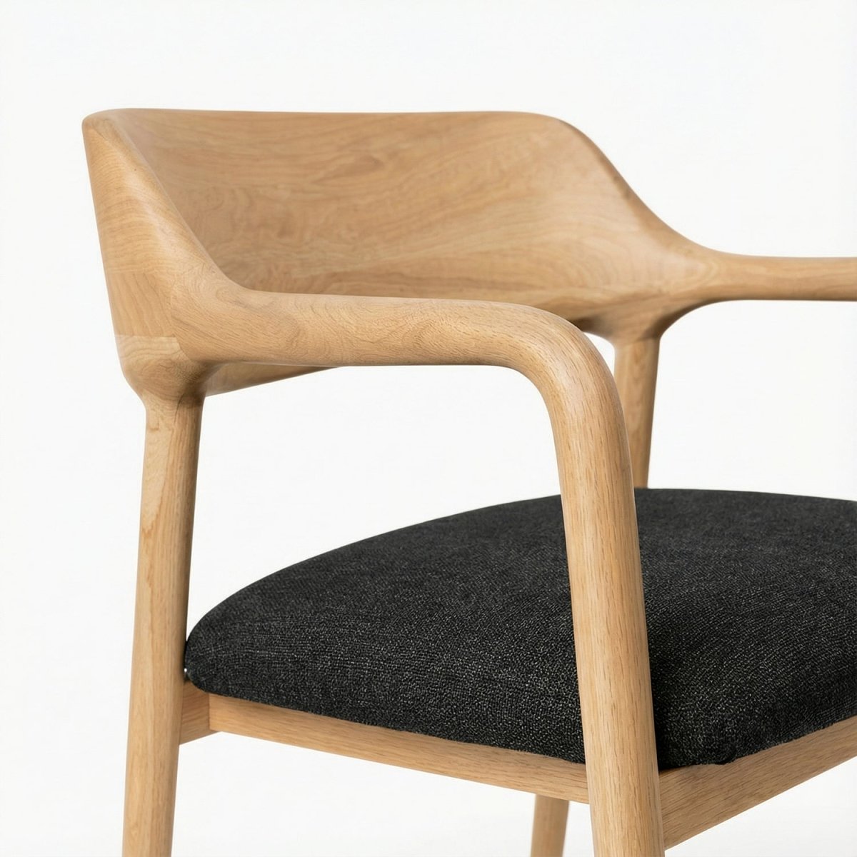 KOLV | כורסא מעץ מלא ומושב מרופד - KUALA