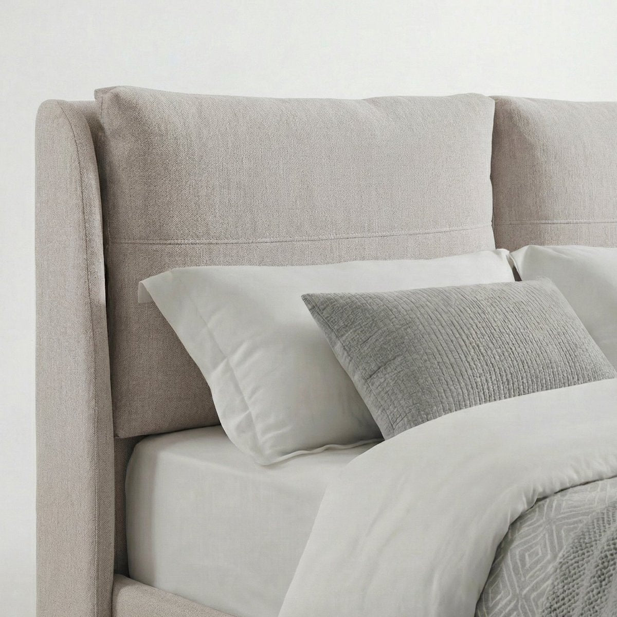 MIKMI | מיטה זוגית מרופדת בבד אריג, 160/200 ס"מ - KUALA