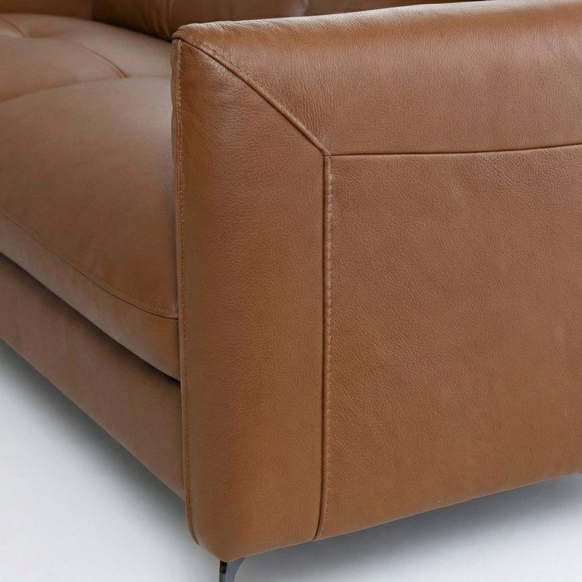 NAVLI | ספה תלת מושבית וינטאג' מרופדת בבד עור - KUALA