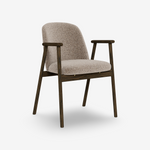 BREEZER | כיסא עם משענות יד מרופד בבד אריג