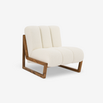 KUKU | כורסא מרופדת בבד בוקלה ובשילוב עץ אלון מלא