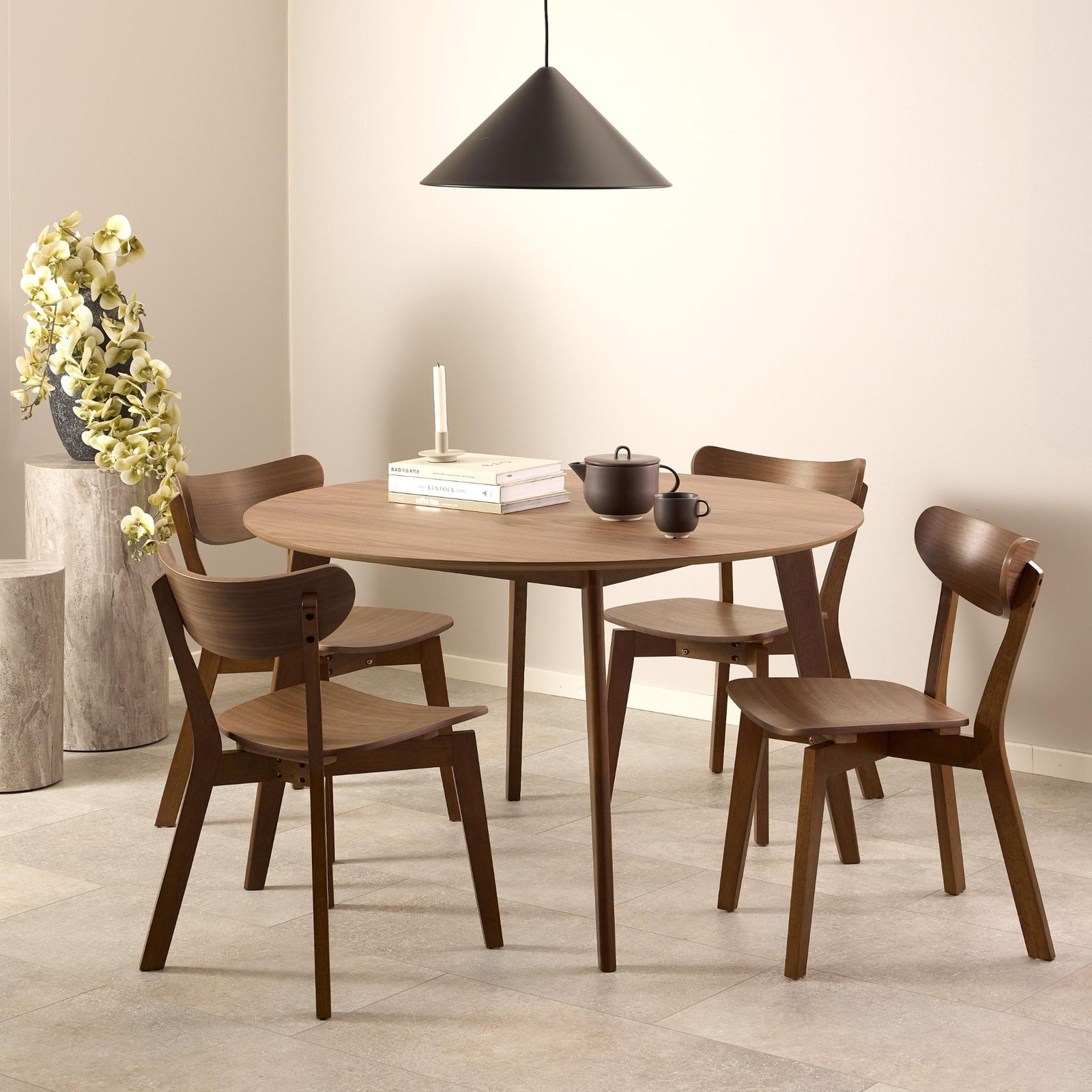 PLESY | שולחן אוכל עגול קוטר 120 ס"מ, עד 6 סועדים