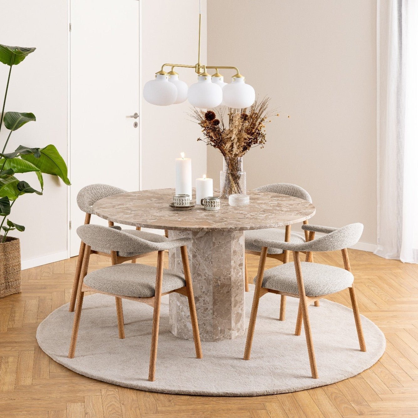 LUZAMI | כיסא עץ בקווים מעוגלים