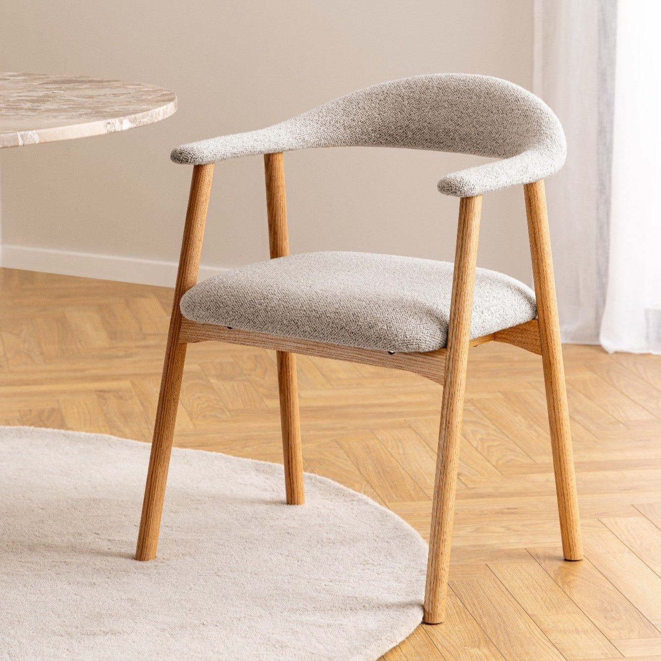 LUZAMI | כיסא עץ בקווים מעוגלים