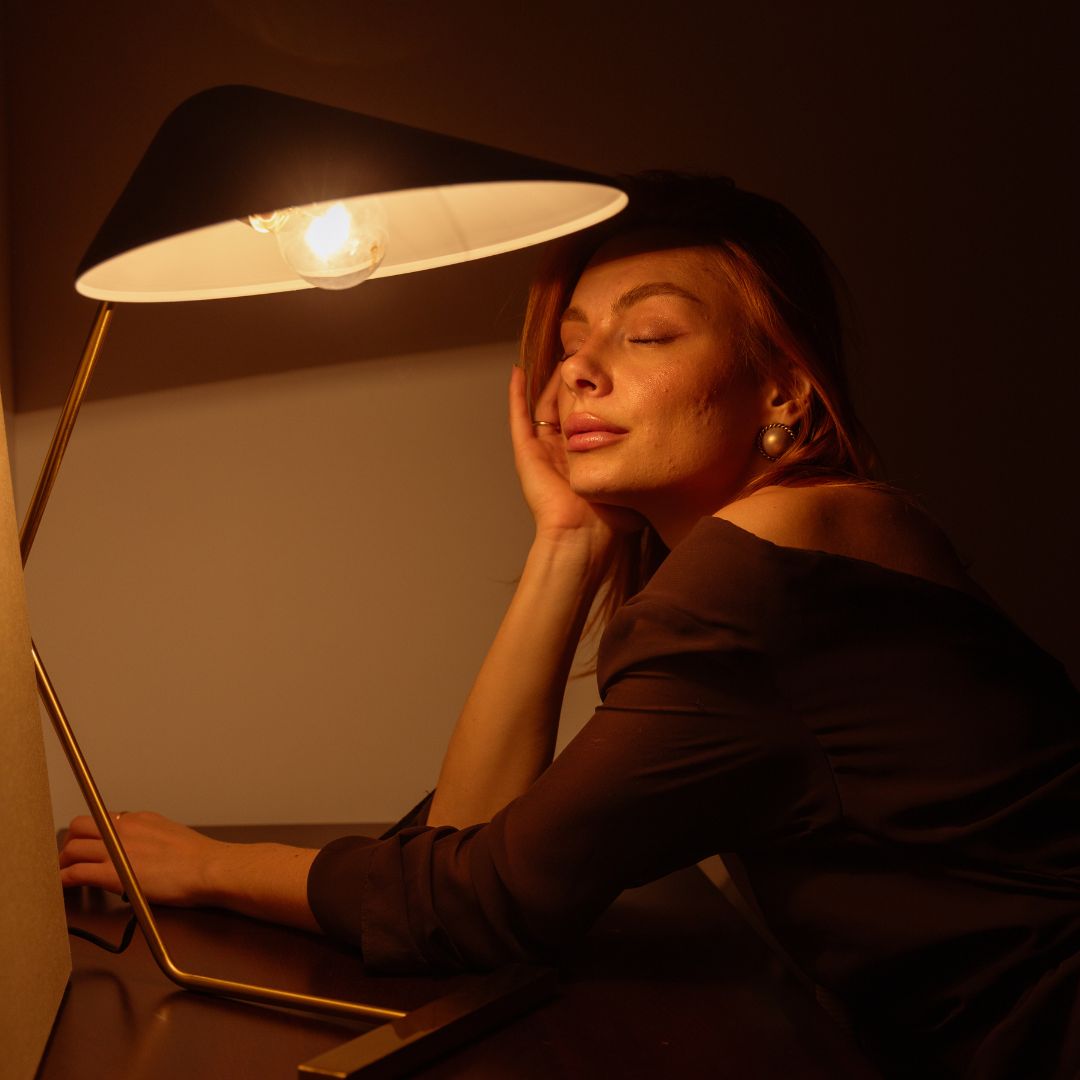 SIVULVO | מנורת שולחן מעוצבת בסגנון וינטאג' - KUALA