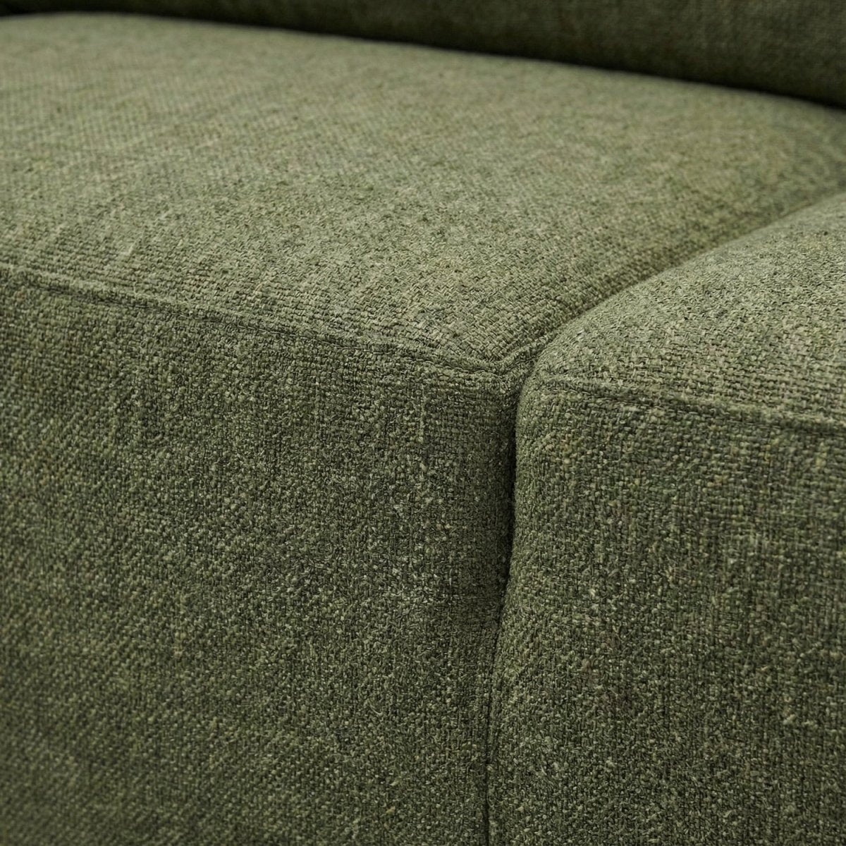 STENA | ספה תלת מושבית מודרנית מרופדת בבד אריג - KUALA