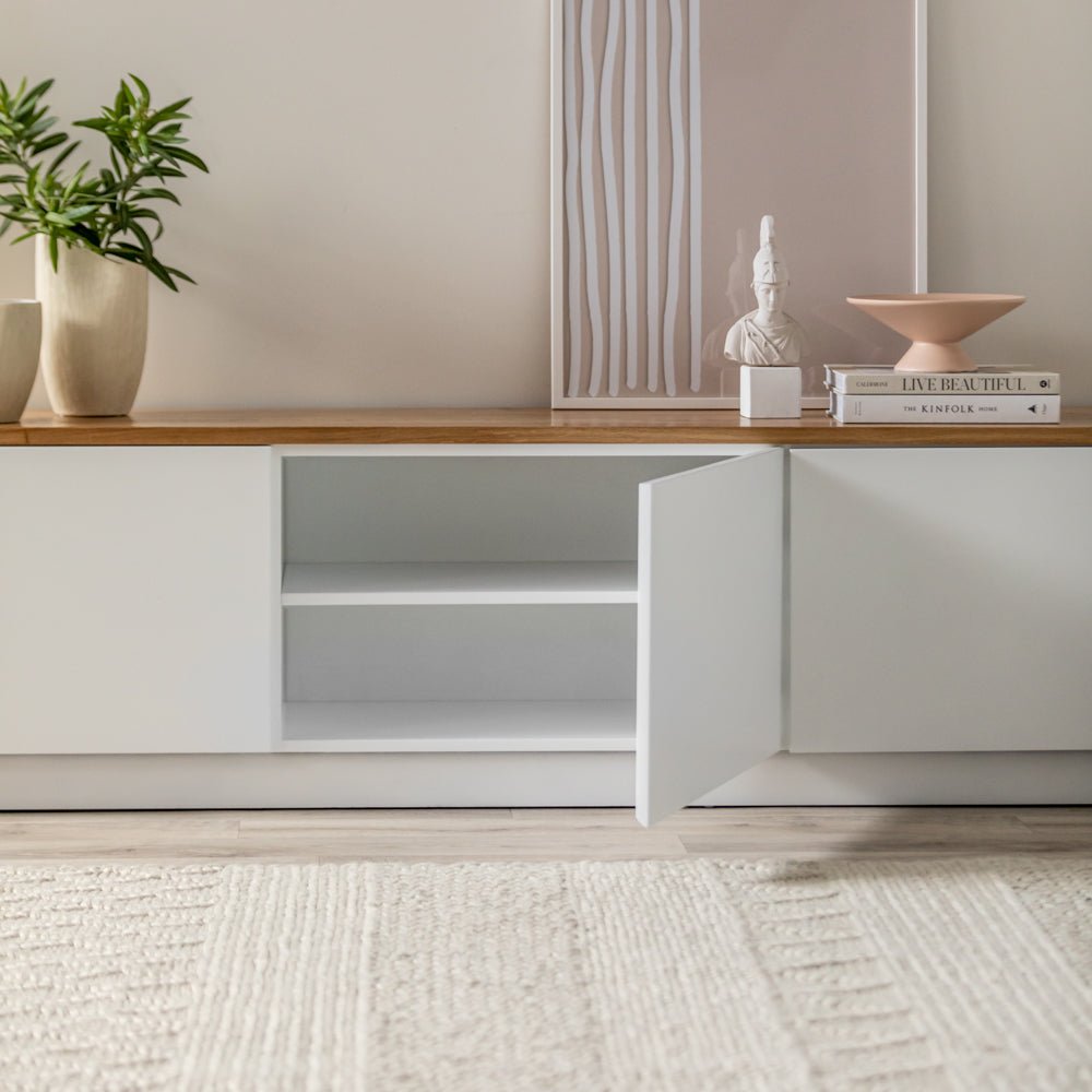 LAMER SIDEBOARD | מזנון עץ לסלון בשילוב עץ אלון בגוון טבעי - KUALA