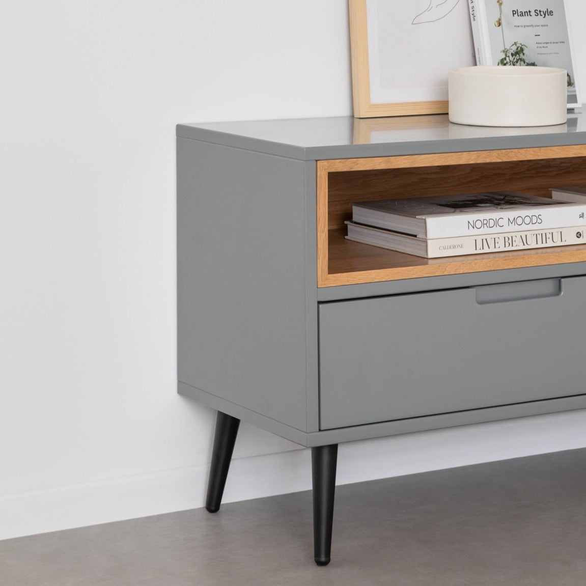 DALAWER NIGHTSTAND | שידת לילה נורדית עם מדף פתוח בגוון עץ אלון - KUALA