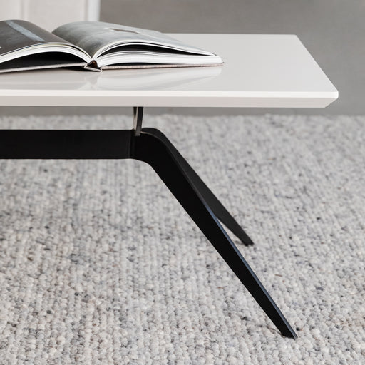 מעבר לעמוד מוצר CAMILLE | שולחן סלון ננו בגווני שחור ולבן
