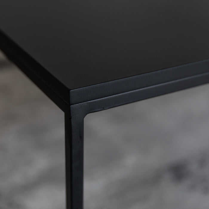 JER | שולחן סלון נורדי בגוון שחור