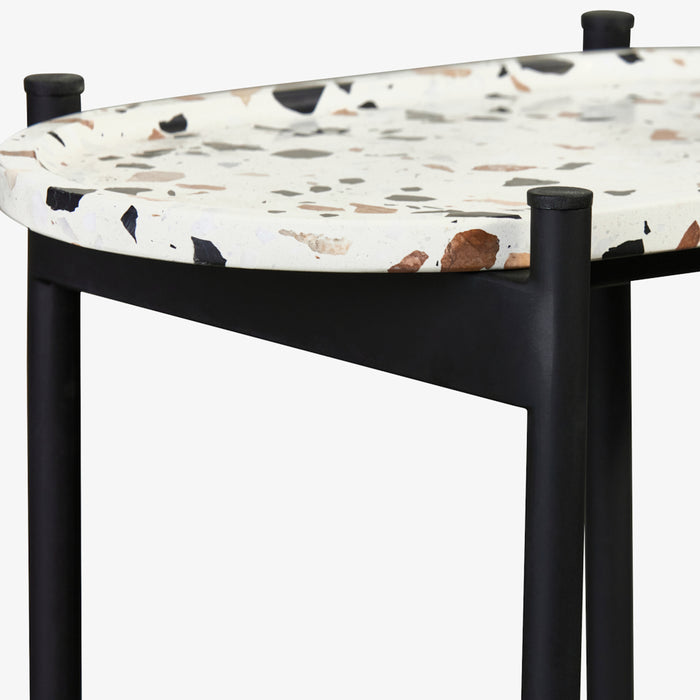 Mees | שולחן צד אליפטי משיש טרצו ובשילוב ברזל שחור