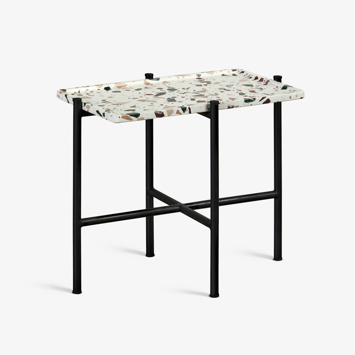 ELIO | שולחן צד מלבני משיש טרצו בשילוב רגלי ברזל מעוצבות