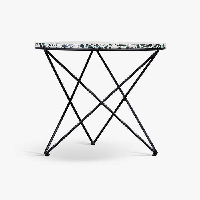 KORO | שולחן צד עגול משיש טרצו בשילוב רגלי ברזל מעוצבות