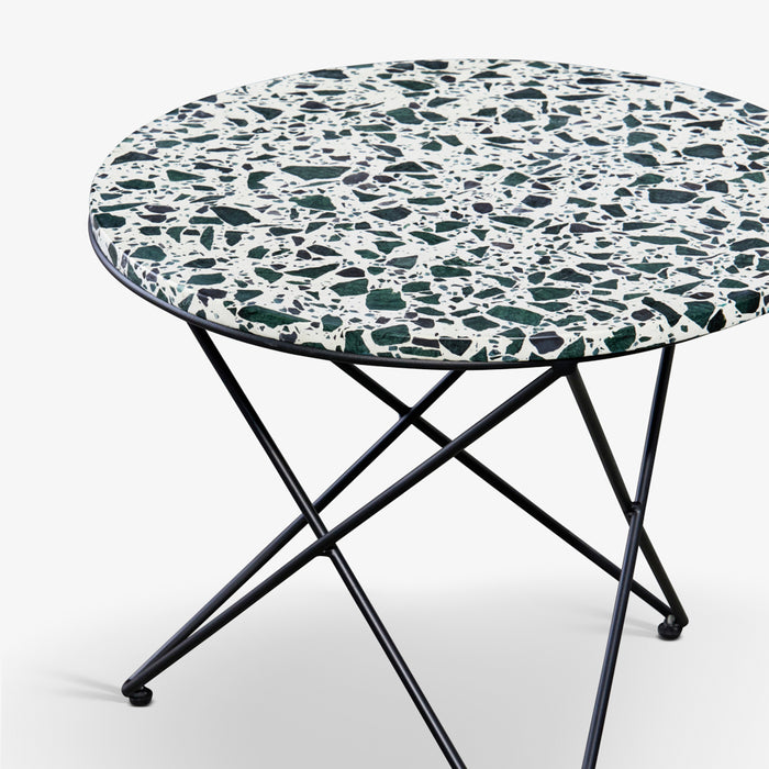 KORO | שולחן צד עגול משיש טרצו בשילוב רגלי ברזל מעוצבות