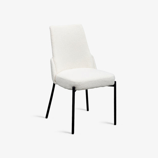 מעבר לעמוד מוצר NICK |  כיסא מעוצב מרופד בבד בוקלה בגוון לבן