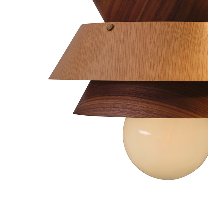 ANKER | מנורת תליה עם אהיל מעץ בגווני אלון טבעי ואגוז