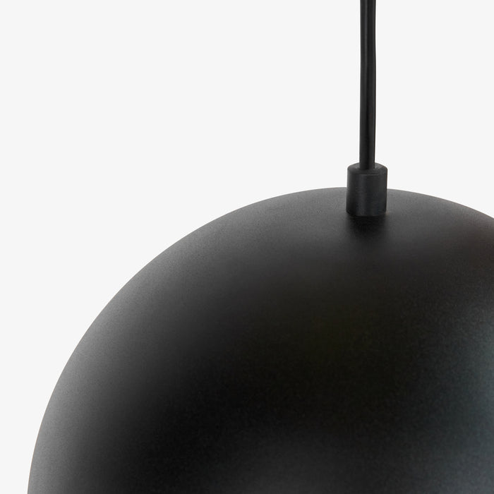 KOR | מנורת תליה מעוצבת בגוון שחור