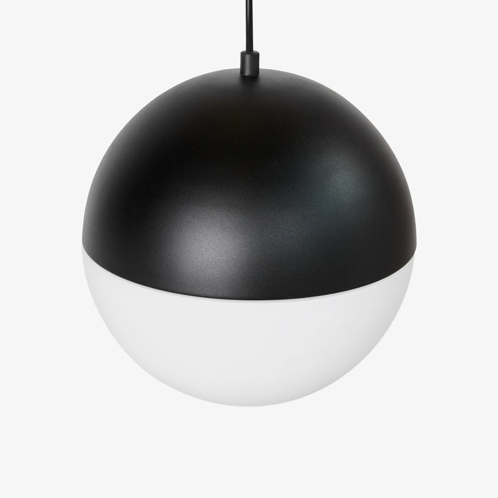 KOR | מנורת תליה מעוצבת בגוון שחור