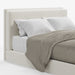 תמונה מזווית מספר 6 של המוצר Banyan | מיטה מרופדת בגוון שמנת עם גב כריות כפול ומעוצב
