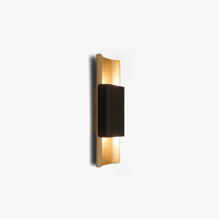 BELTZA | מנורת קיר מלבנית בגווני זהב ושחור