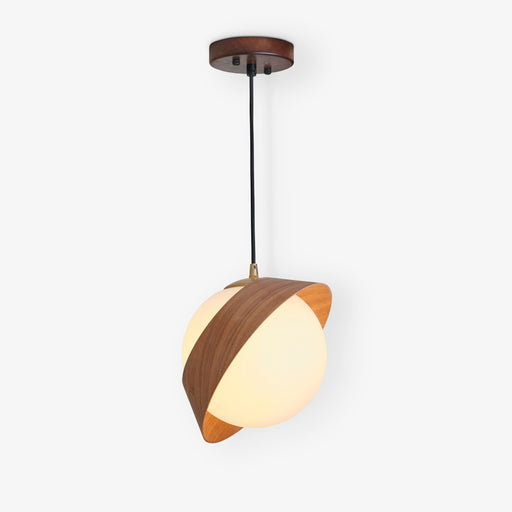 מעבר לעמוד מוצר Liva | מנורת תליה מעץ בגוון אגוז ובשילוב זכוכית