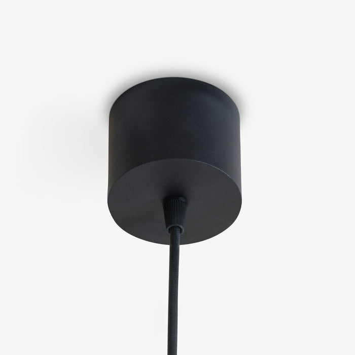 HAZEL | מנורת תליה בגוון שחור בשילוב עץ