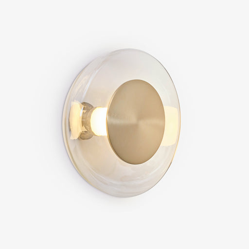 מעבר לעמוד מוצר Cordelia | מנורת קיר עגולה בגוון זהב ובשילוב זכוכית שקופה