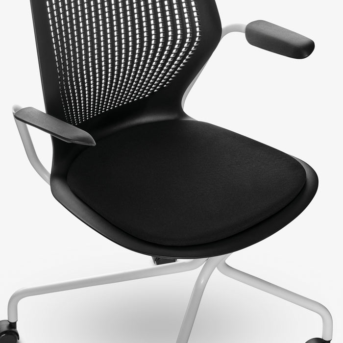 Lindau | כיסא משרדי מודרני בגווני שחור ולבן