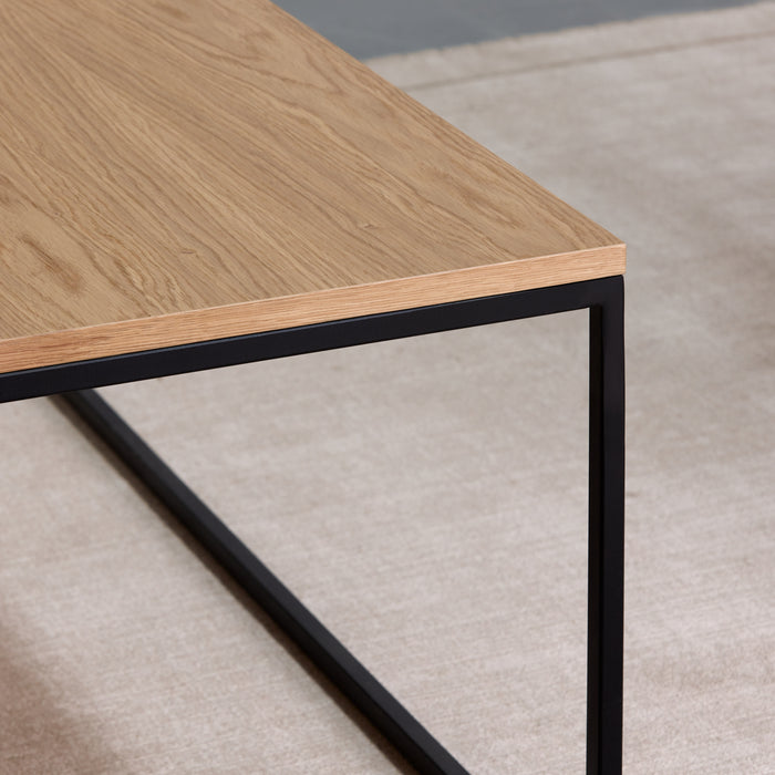 MASVIDAL | שולחן סלון מרובע ונורדי עם פלטת עץ וברזל שחור