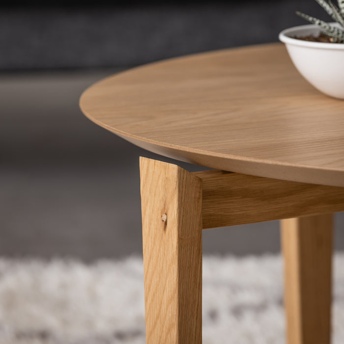 DALIAN | שולחן סלון עגול בגוון עץ אלון טבעי