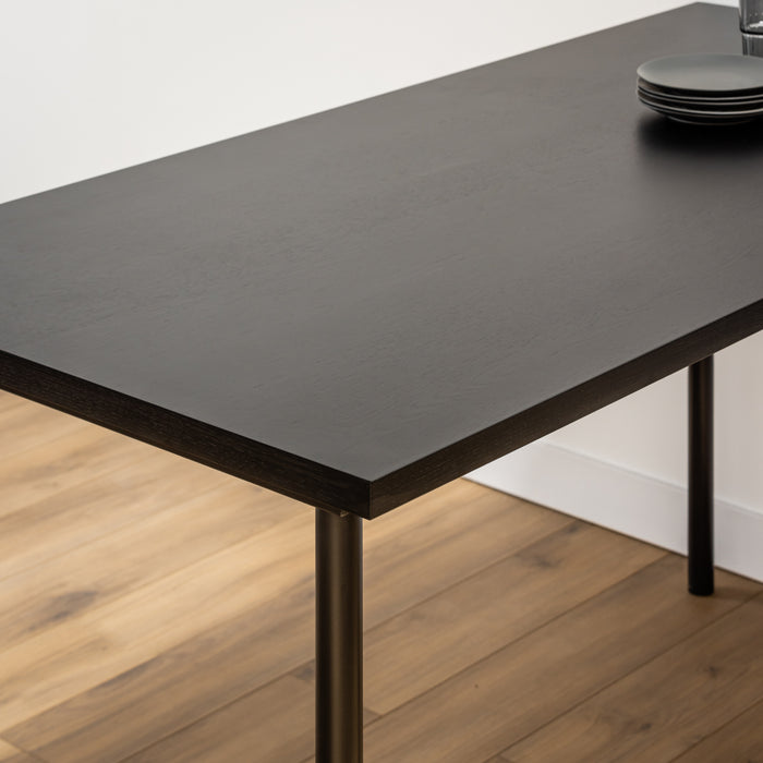 Nishi | שולחן בר משולב ברזל ועץ בגוון שחור