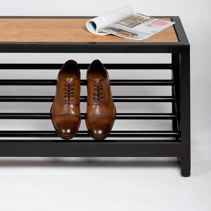 MERDOK | ספסל נעליים עשוי ברזל מגולוון בשילוב פורניר עץ אלון