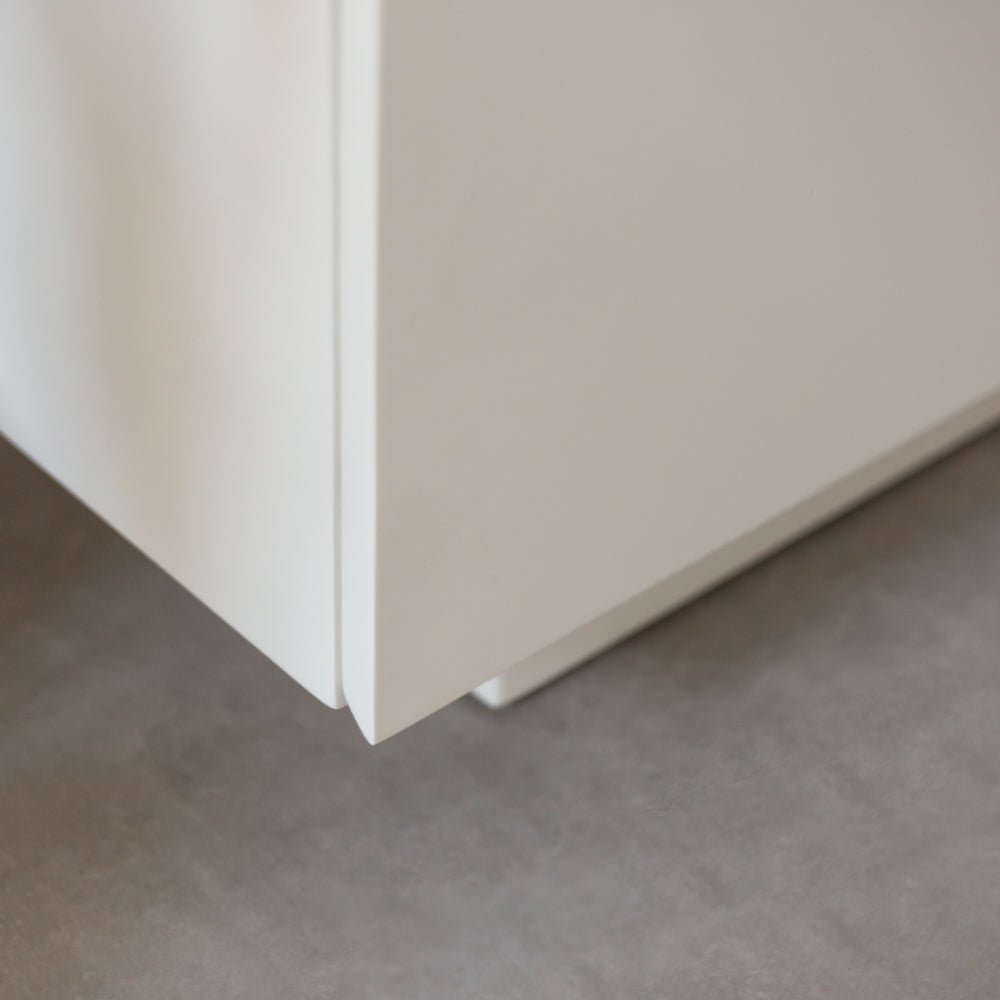 LAMER SIDEBOARD | מזנון עץ לסלון בשילוב עץ אלון בגוון טבעי - KUALA
