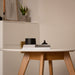 תמונה מזווית מספר 3 של המוצר HIGH | שולחן עגול עם רגלי עץ אלון