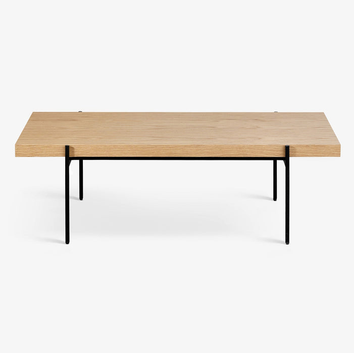 JOLER | שולחן עץ לסלון בגוון טבעי עם חיתוכים