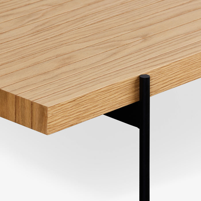 Joler | שולחן עץ לסלון בגוון טבעי עם חיתוכים